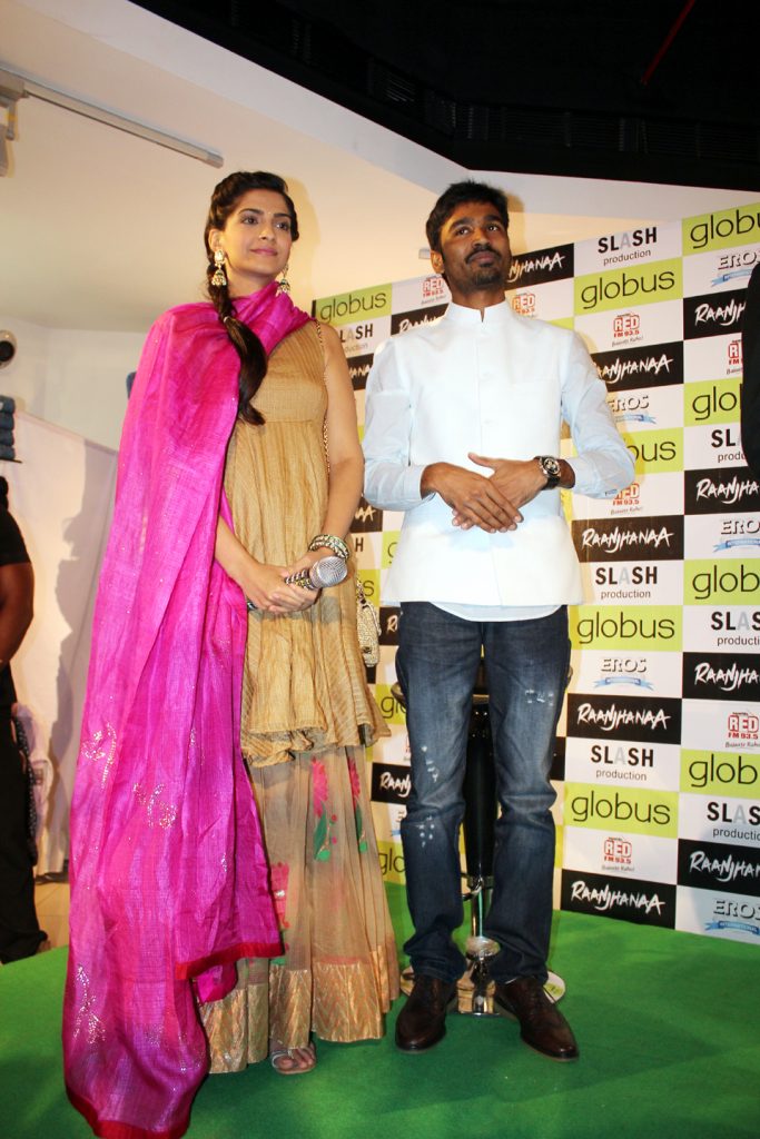 Cool Photo Gallery Of Actor Dhanush With Bollywood Actress Sonam Kapoor (19)