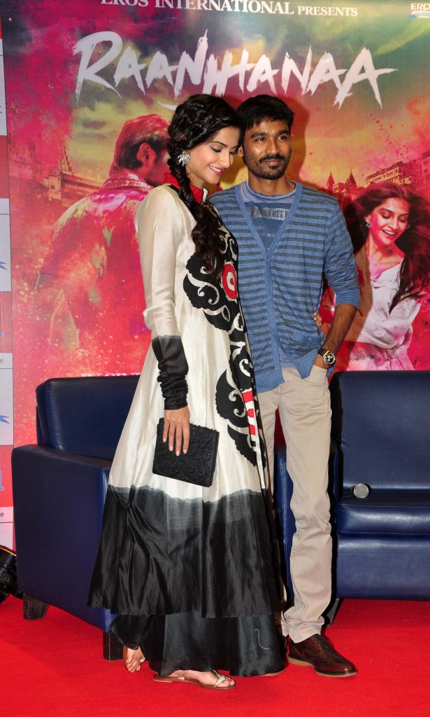 Cool Photo Gallery Of Actor Dhanush With Bollywood Actress Sonam Kapoor (21)