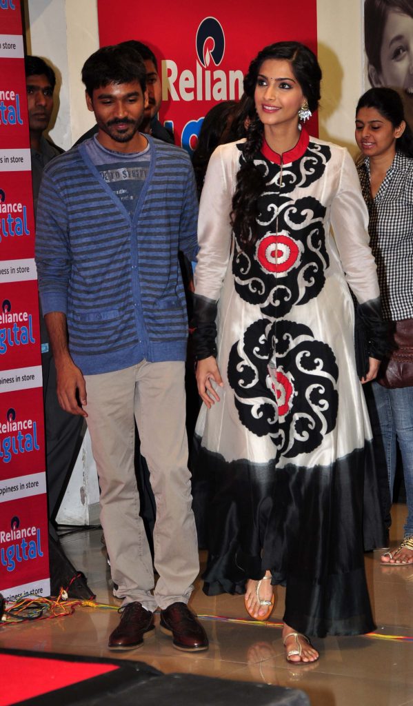 Cool Photo Gallery Of Actor Dhanush With Bollywood Actress Sonam Kapoor (23)