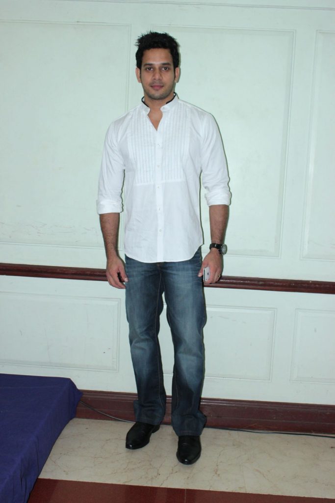 Photos Gallery Of Film Actor Bharath Good Looking Images (14)