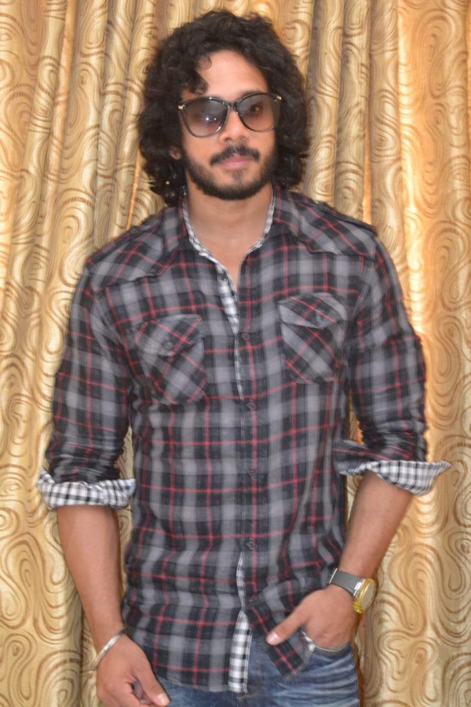 Photos Gallery Of Film Actor Bharath Good Looking Images (19)