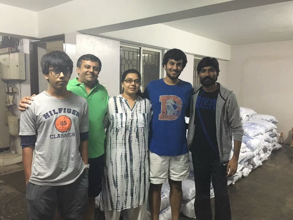 Rare Photos Gallery Of Actor Dhanush With Family And Friends (7)