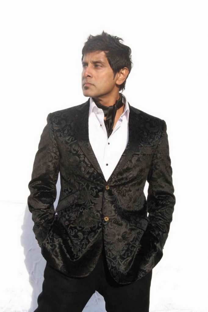 Tamil Actor Vikram Looking Very Smart And Stylish Photos (10)