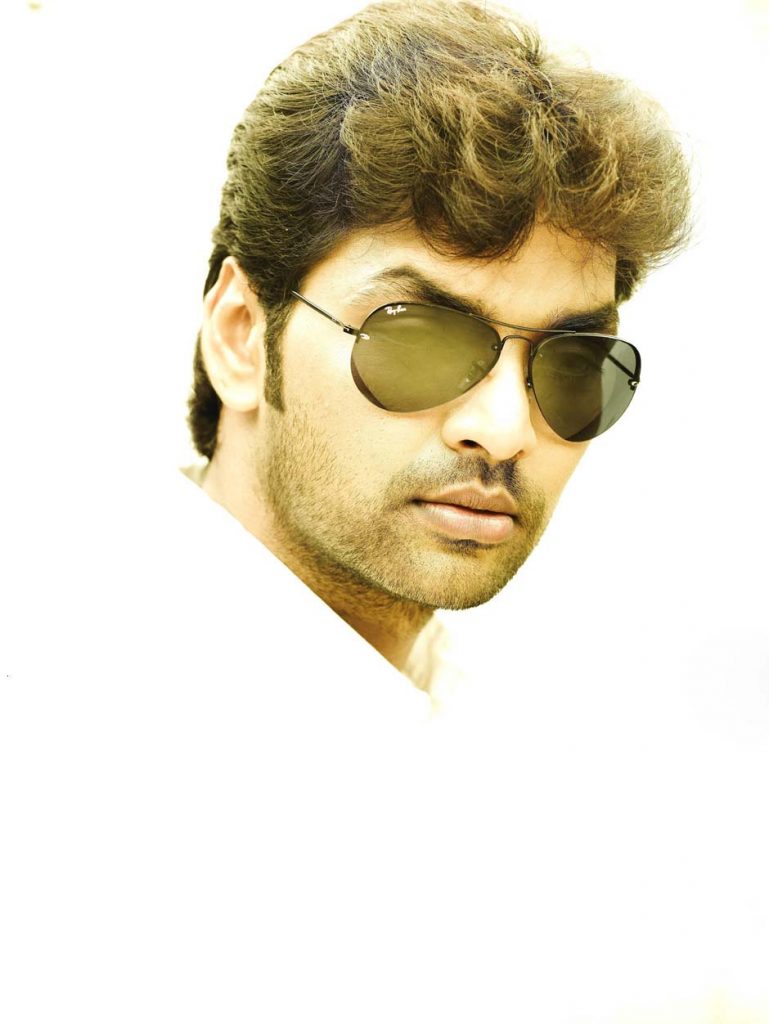 Tamil Film Actor Jai (aka) Jai Sampath So Hot And Stylish Photo Stills (11)