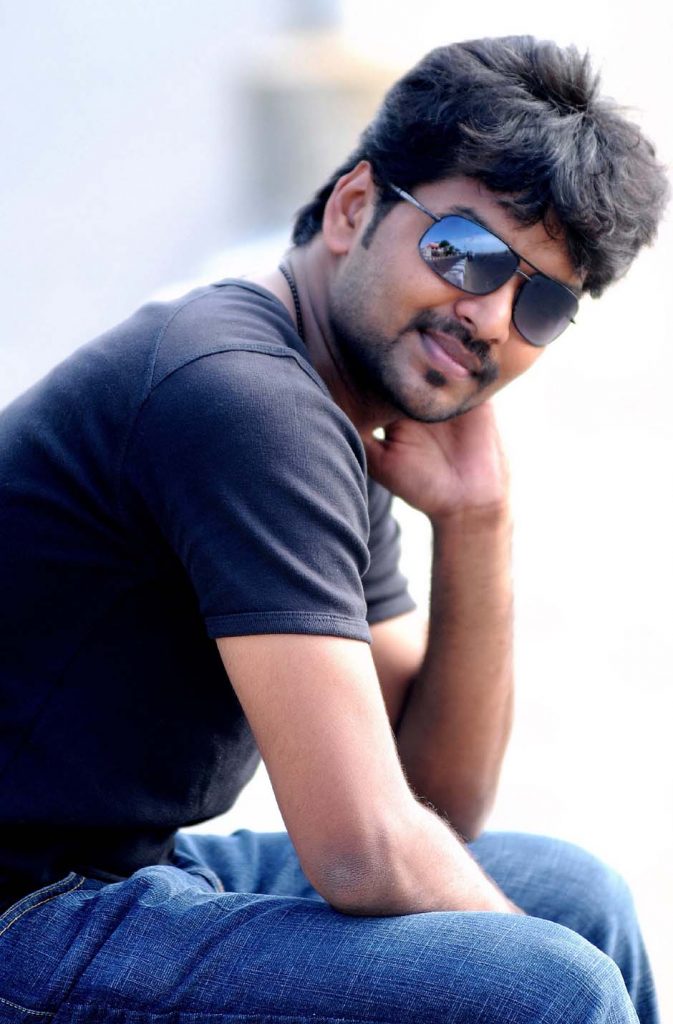 Tamil Film Actor Jai (aka) Jai Sampath So Hot And Stylish Photo Stills (4)