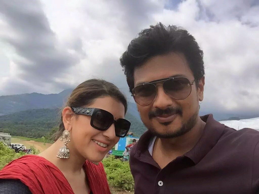 Tamil Hero Udhyanidhi Stalin Very Cute Selfies Collection (10)