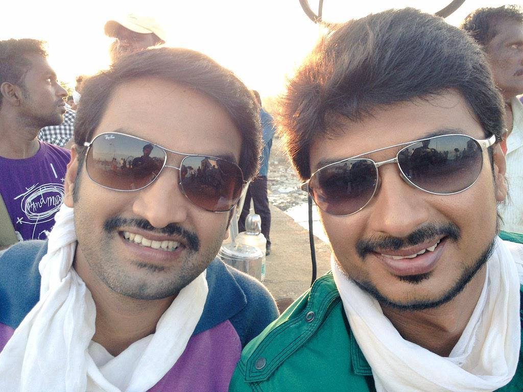 Tamil Hero Udhyanidhi Stalin Very Cute Selfies Collection (17)