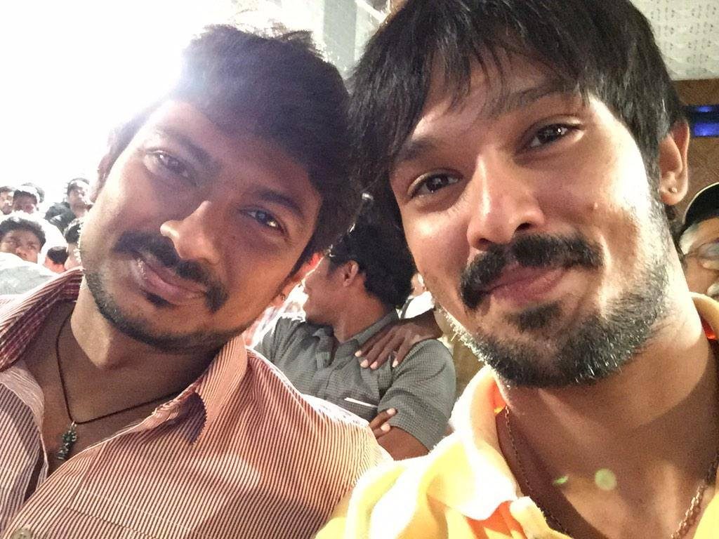 Tamil Hero Udhyanidhi Stalin Very Cute Selfies Collection (18)