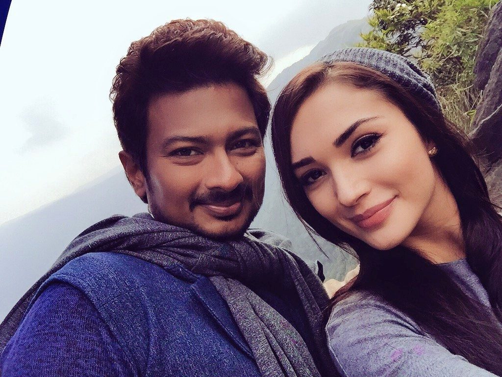 Tamil Hero Udhyanidhi Stalin Very Cute Selfies Collection (4)