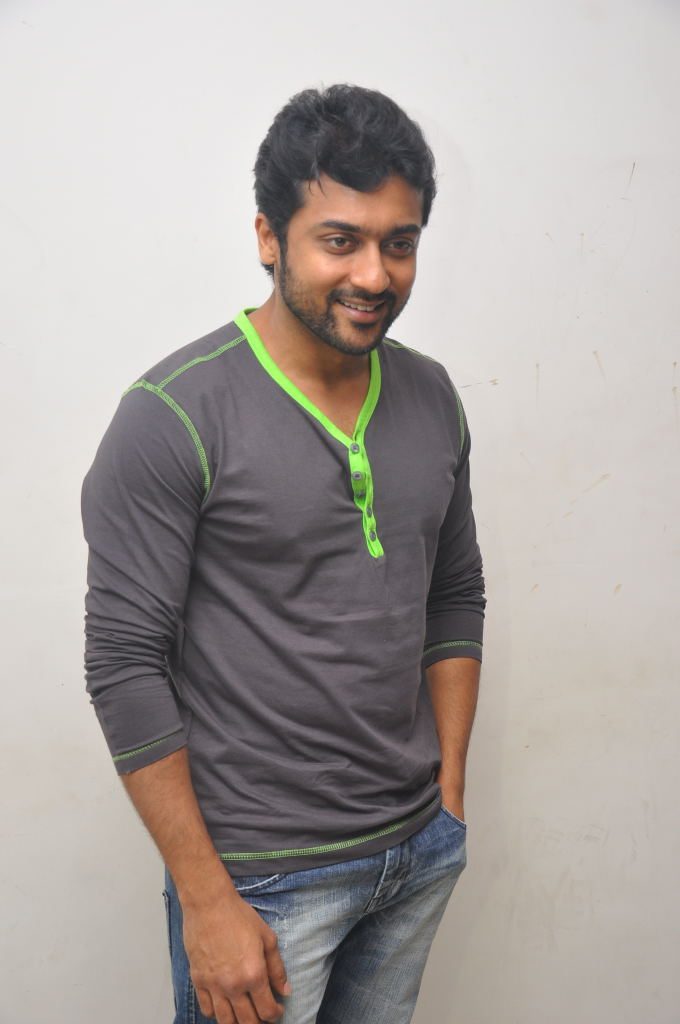 Top Tamil Actor Suriya Good Looking Photo Stills Collection (7)