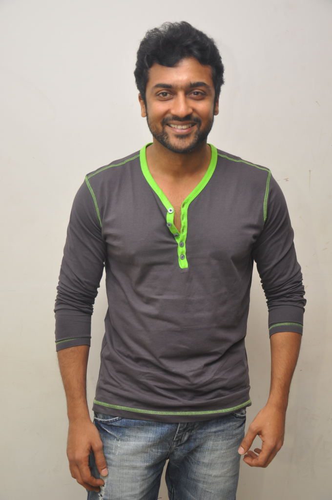 Top Tamil Actor Suriya Good Looking Photo Stills Collection (9)