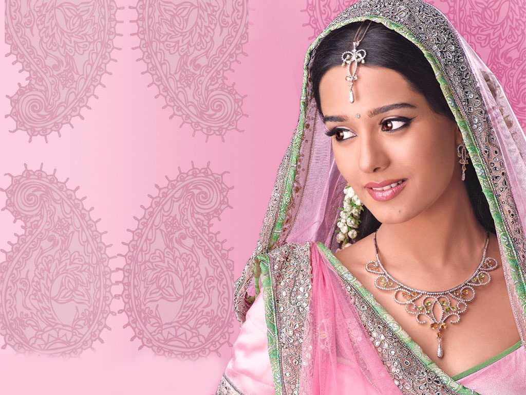 Amrita Rao In Pink Saree HD Wallpapers