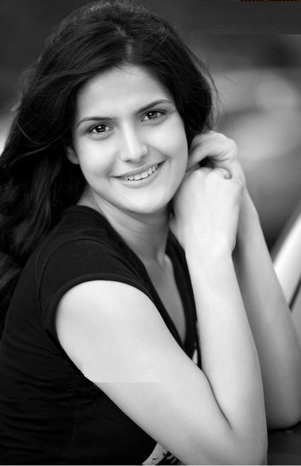 zareen khan Hot HD Wallpapers And Images Collections - Cinejolly