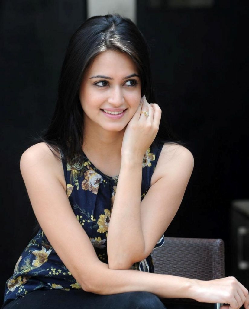 Beauty Kriti Kharbanda Hot Pictures And Hd Wallpapers Cinejolly