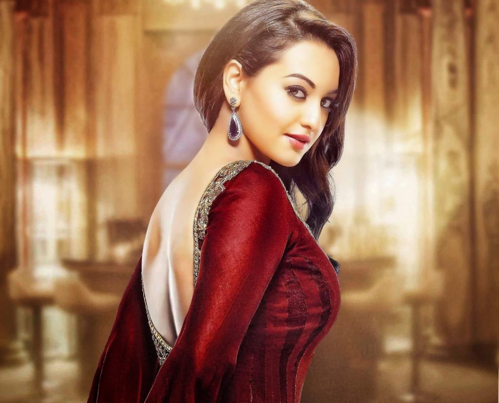 Gorgeous Look Pics Of Sonakshi Sinha
