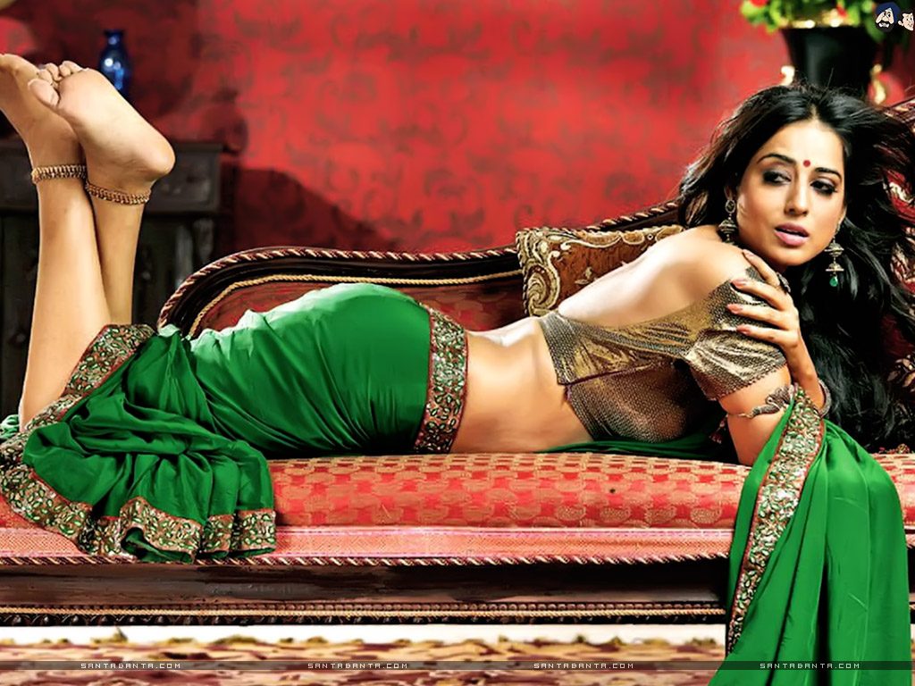 Hot And Sexy Look Pics Of Mahie Gill
