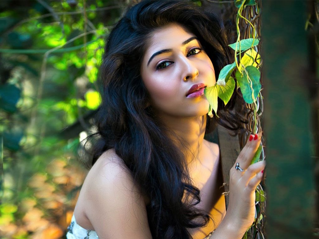 Sexy Pose Photoshoot Of Sonarika Bhadoria