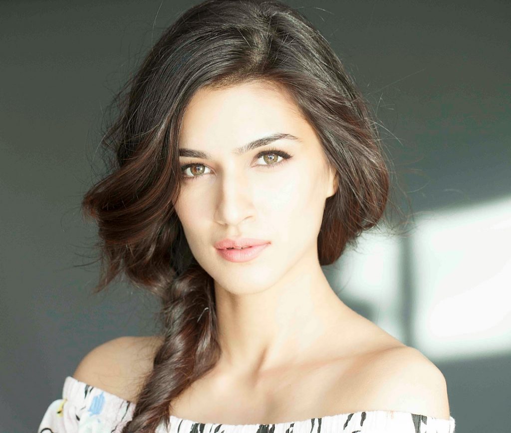 Spicy And Hot HD Wallpapers Of Kriti Sanon
