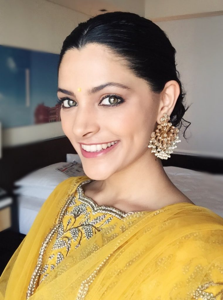 Cute Smile Selfie Of Saiyami Kher